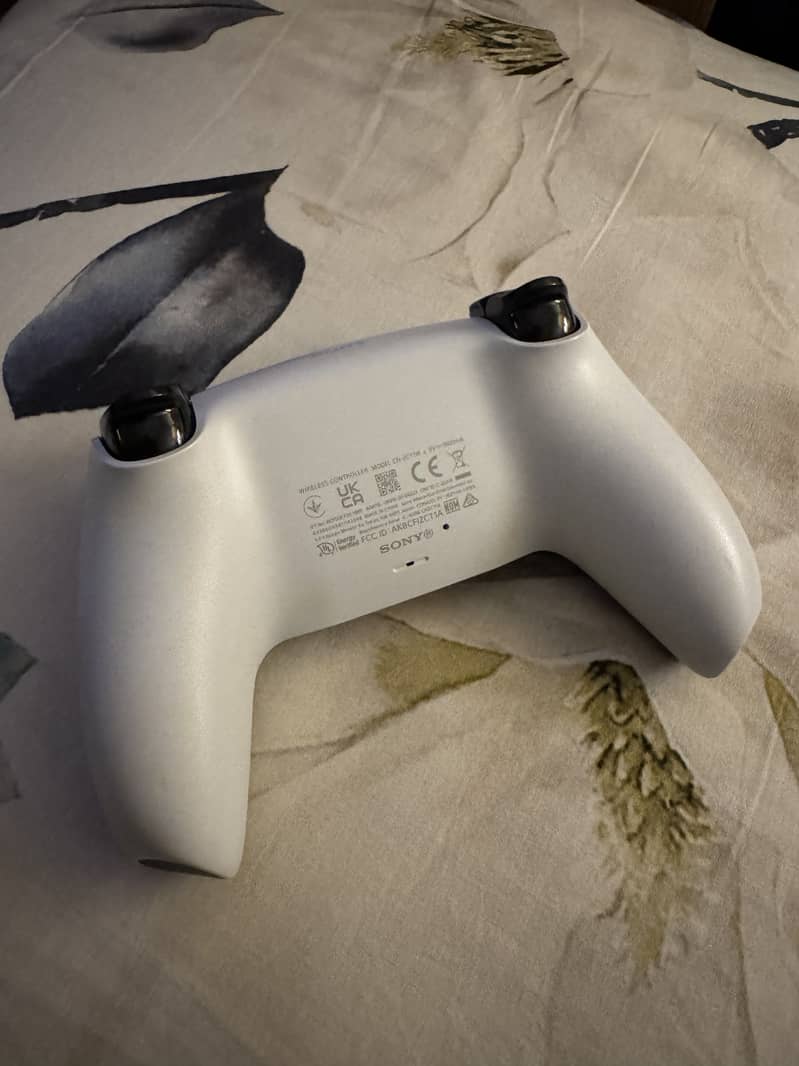 PS5 Controller 3