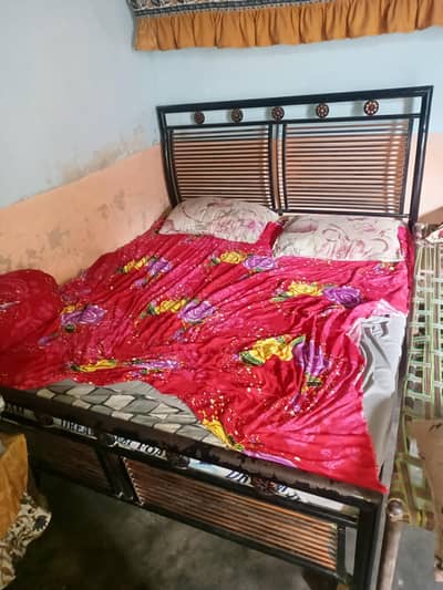 bed full comfortable