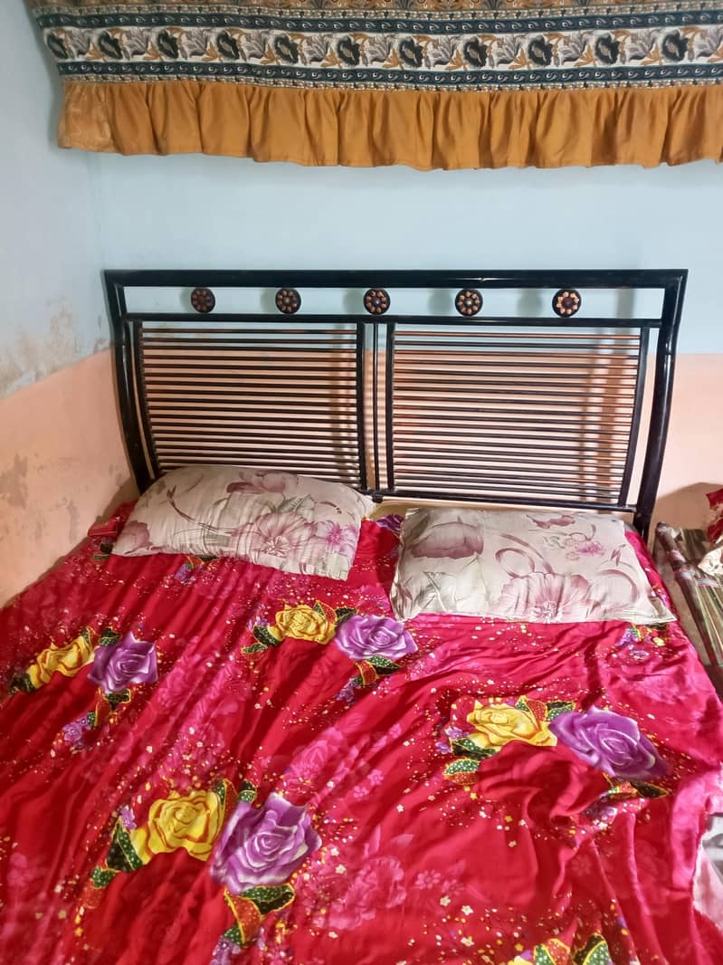 bed full comfortable 1