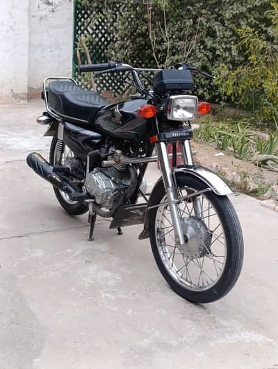 2022/2023 model for sell price 150k condition good