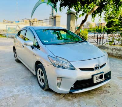 Toyota Prius S 2013 Register 2016-2017