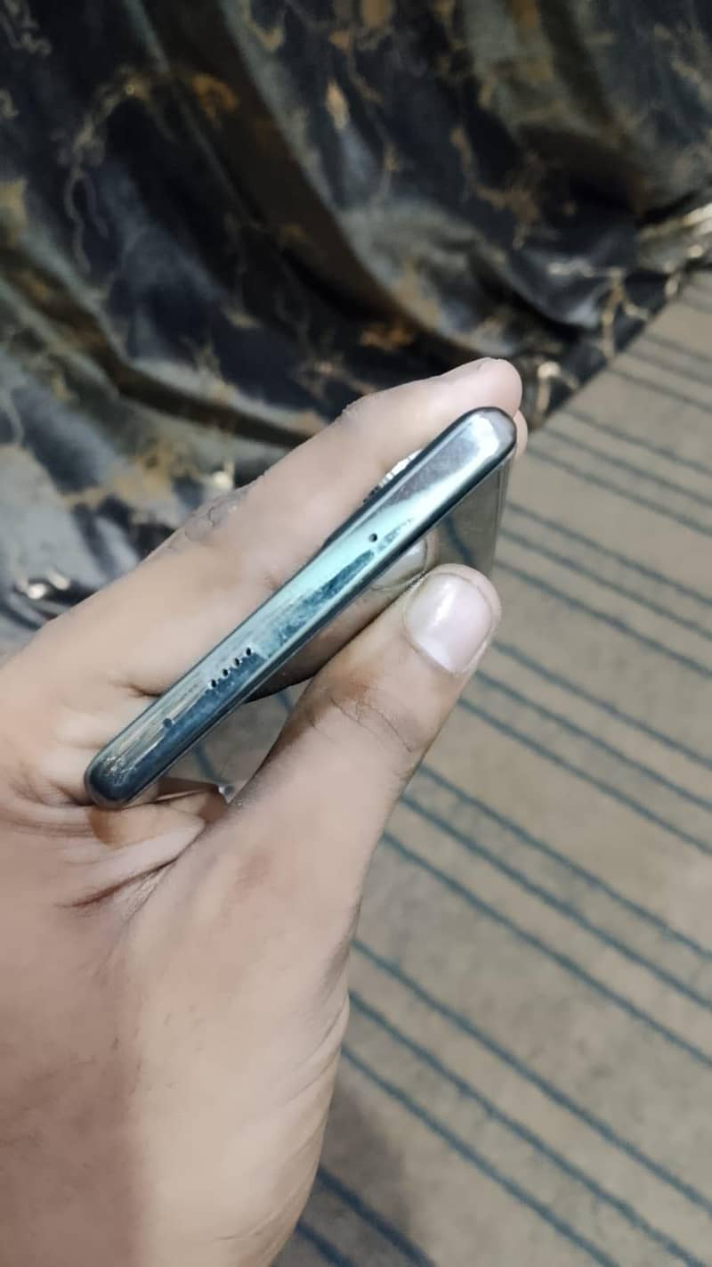 Tecno CAMON 40 Pro 4
