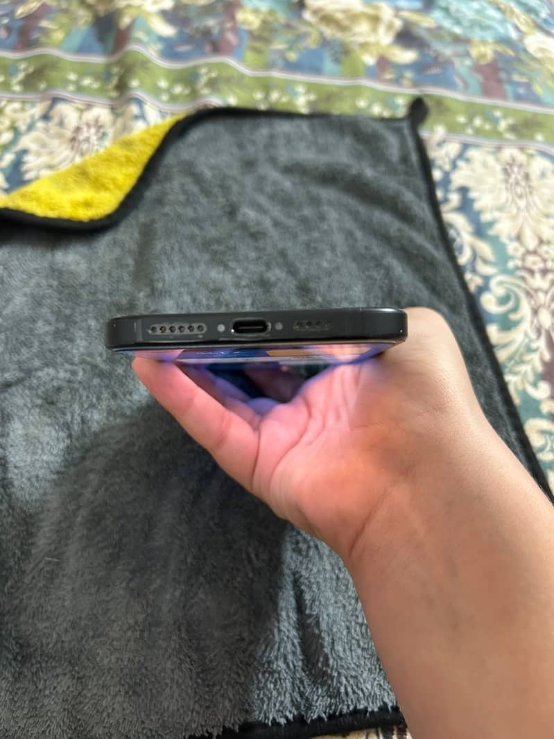 Apple iPhone 16 Plus 1