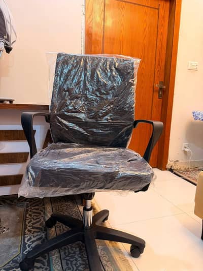 Office chairs  & Tables for sale
