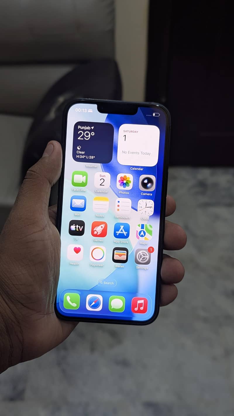 Apple iPhone 13 1