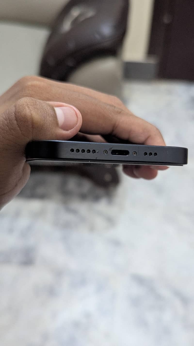 Apple iPhone 13 2