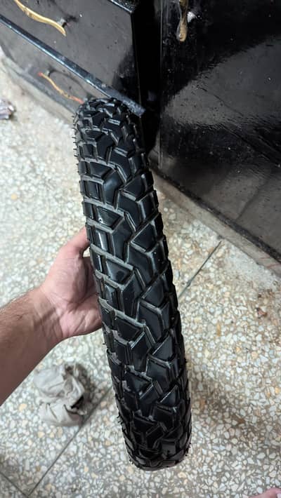 Panther tyre 3.00-17 For 125 rear tyre only month used 9/10