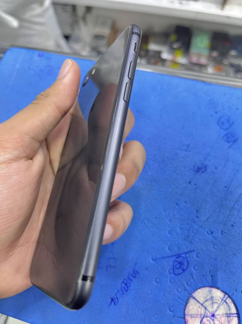 Apple iPhone 8 2