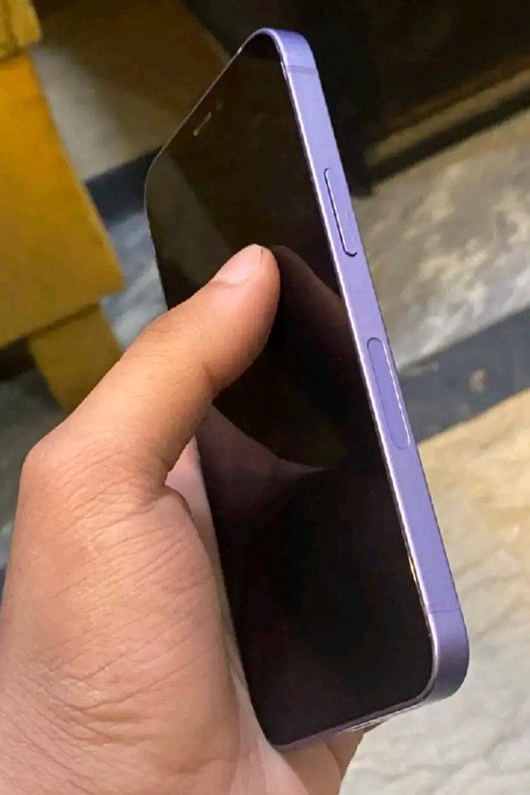 Apple iPhone 12 3