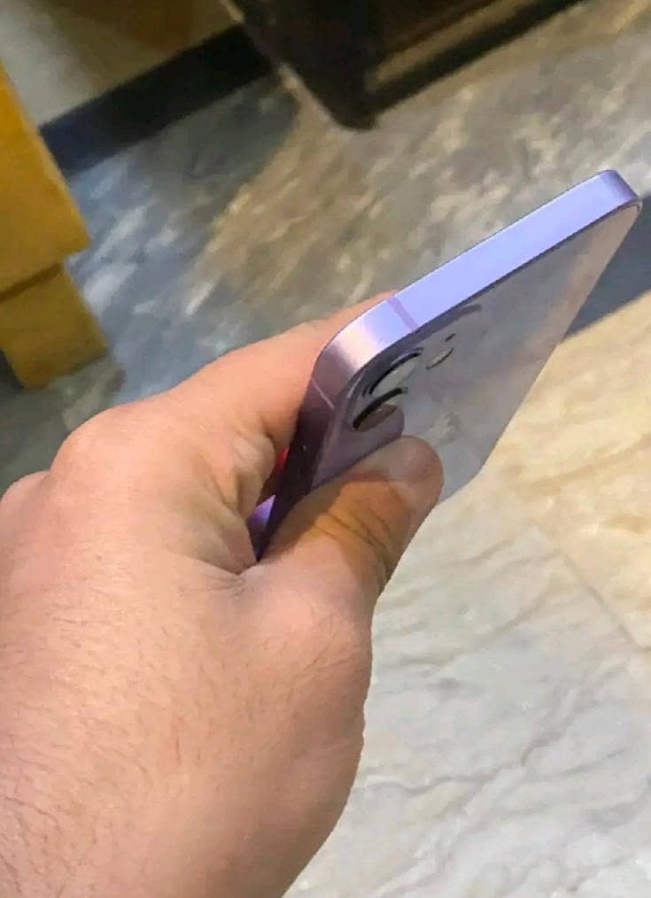 Apple iPhone 12 5