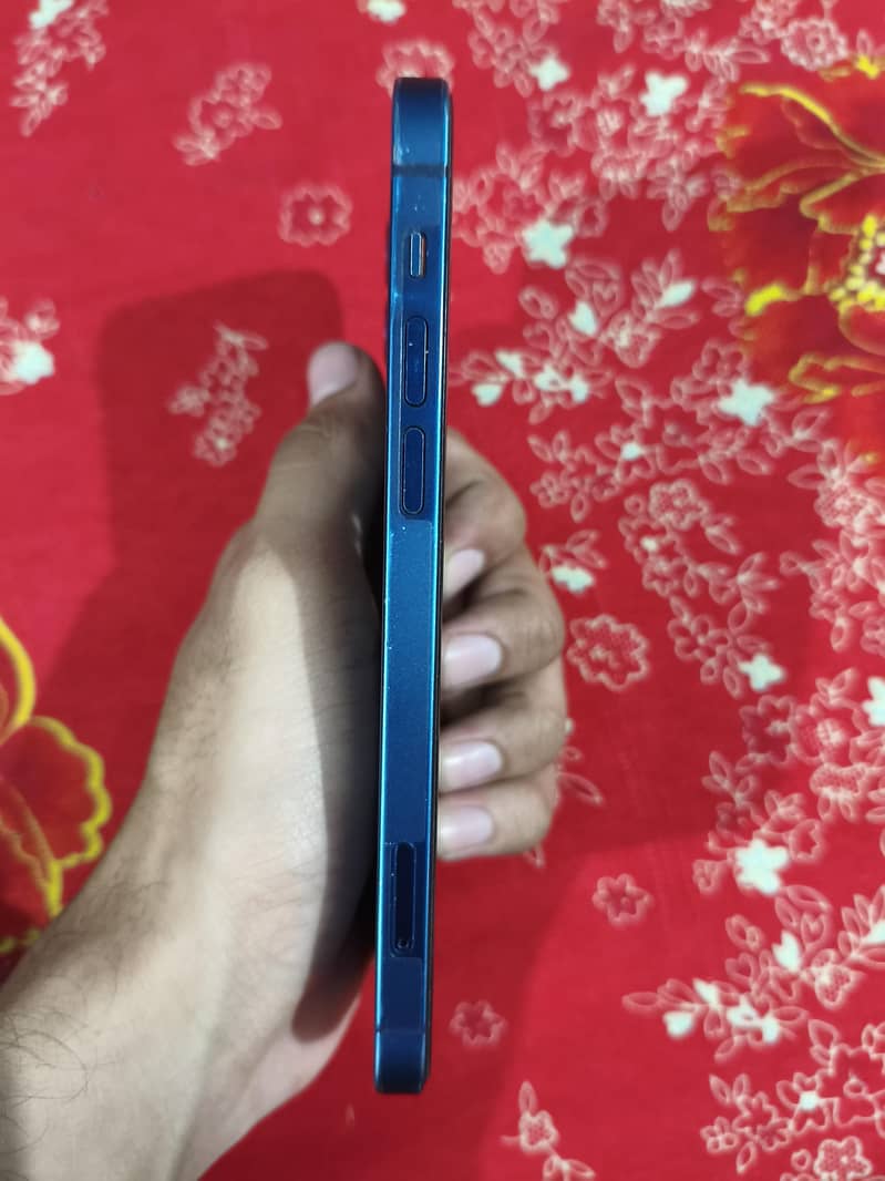 Apple iPhone 12 3