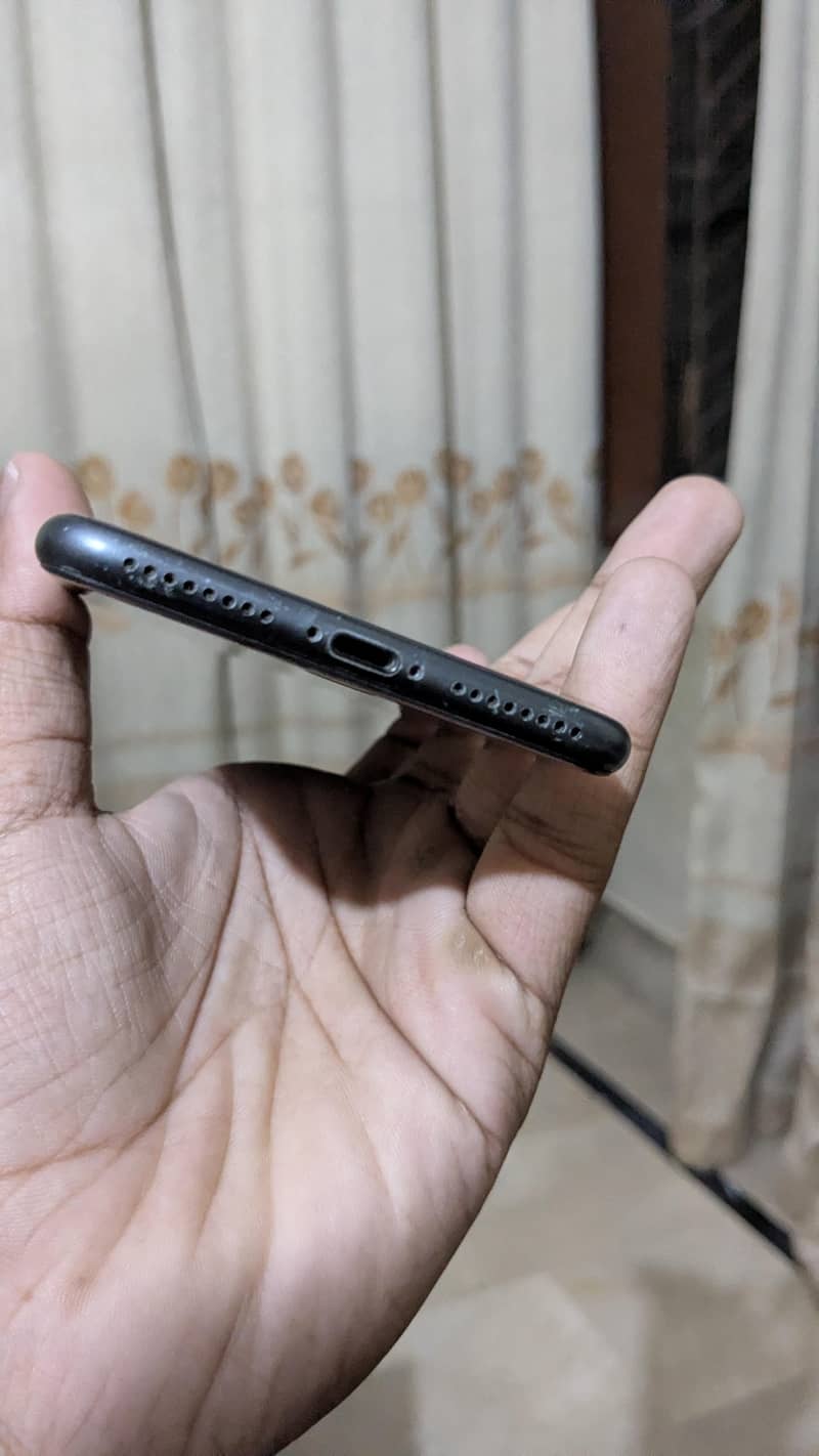Apple iPhone 8 Plus 1