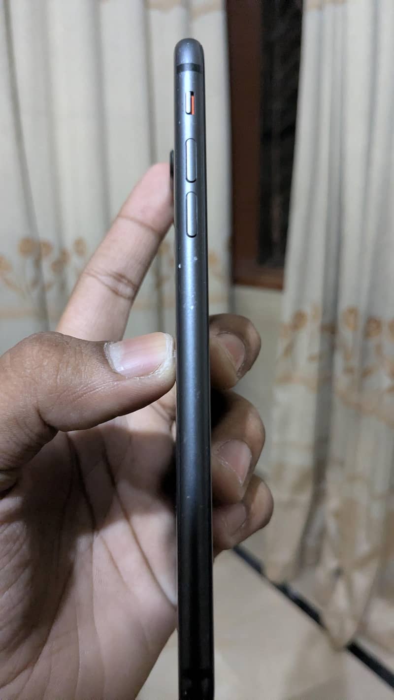 Apple iPhone 8 Plus 2