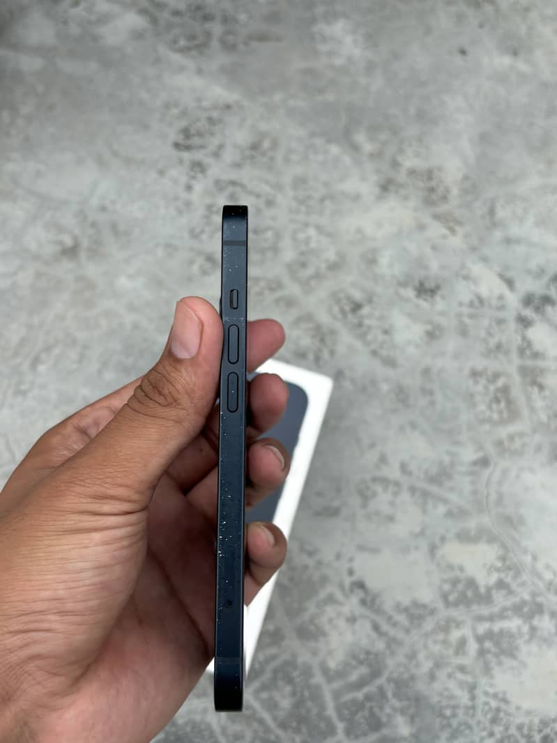 Apple iPhone 13 1