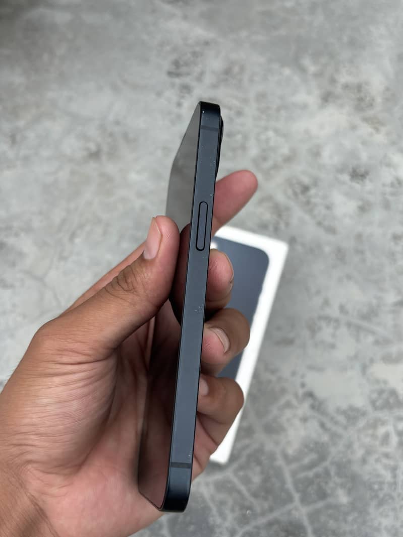 Apple iPhone 13 3