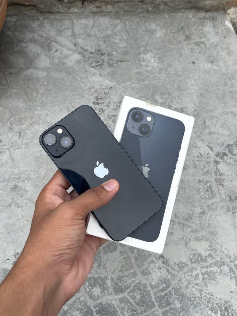 Apple iPhone 13 4