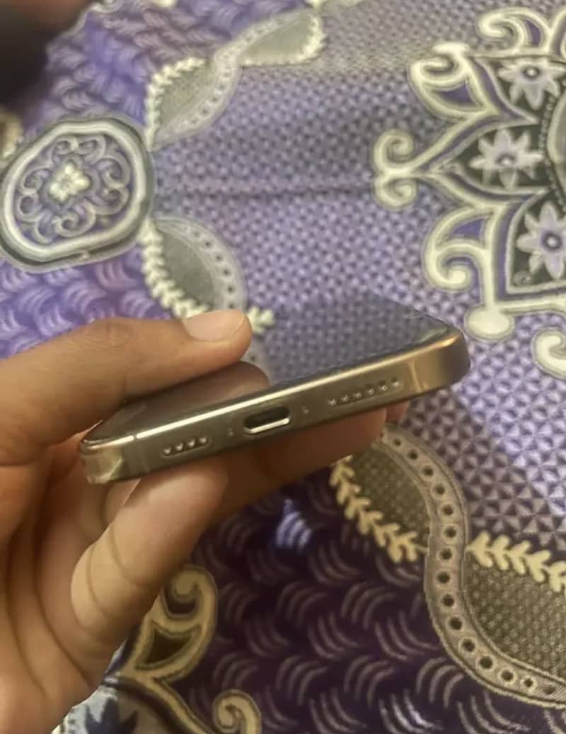 iPhone 16 pro max 2