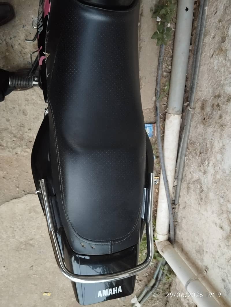 ybr 2017 model 5