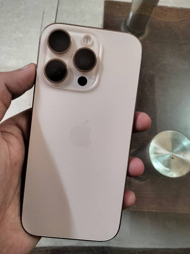 Apple iPhone 16 Pro 1