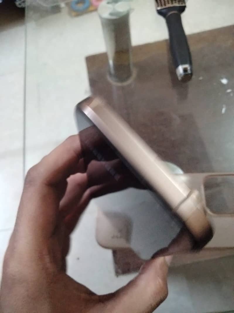 Apple iPhone 16 Pro 5