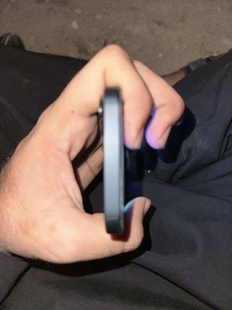 Apple iPhone 13 2