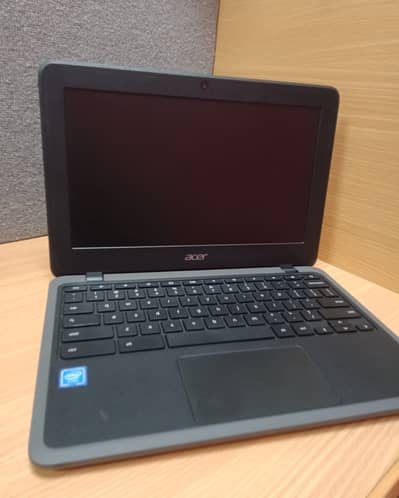 Azadi sale acer chromebook windows converted with free charger & usb