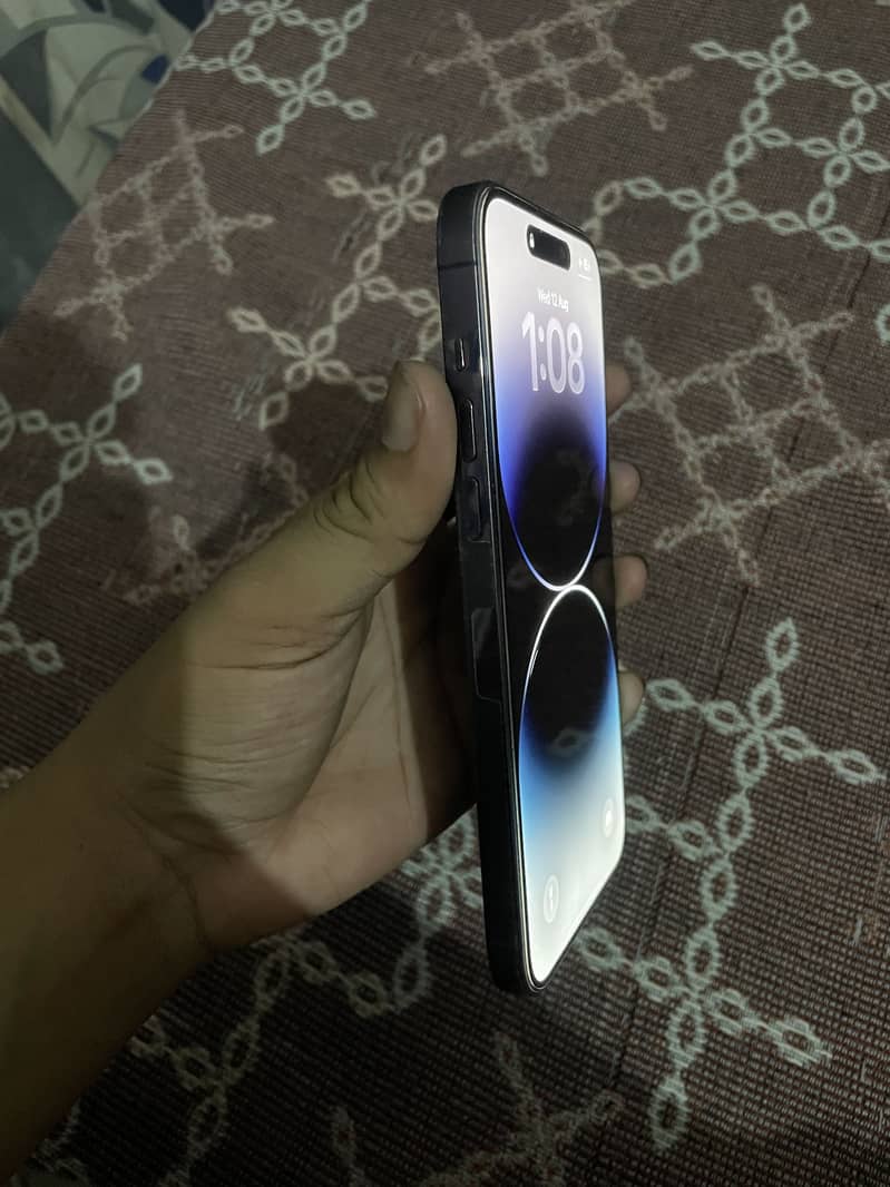 Apple iPhone 14 Pro Max 6