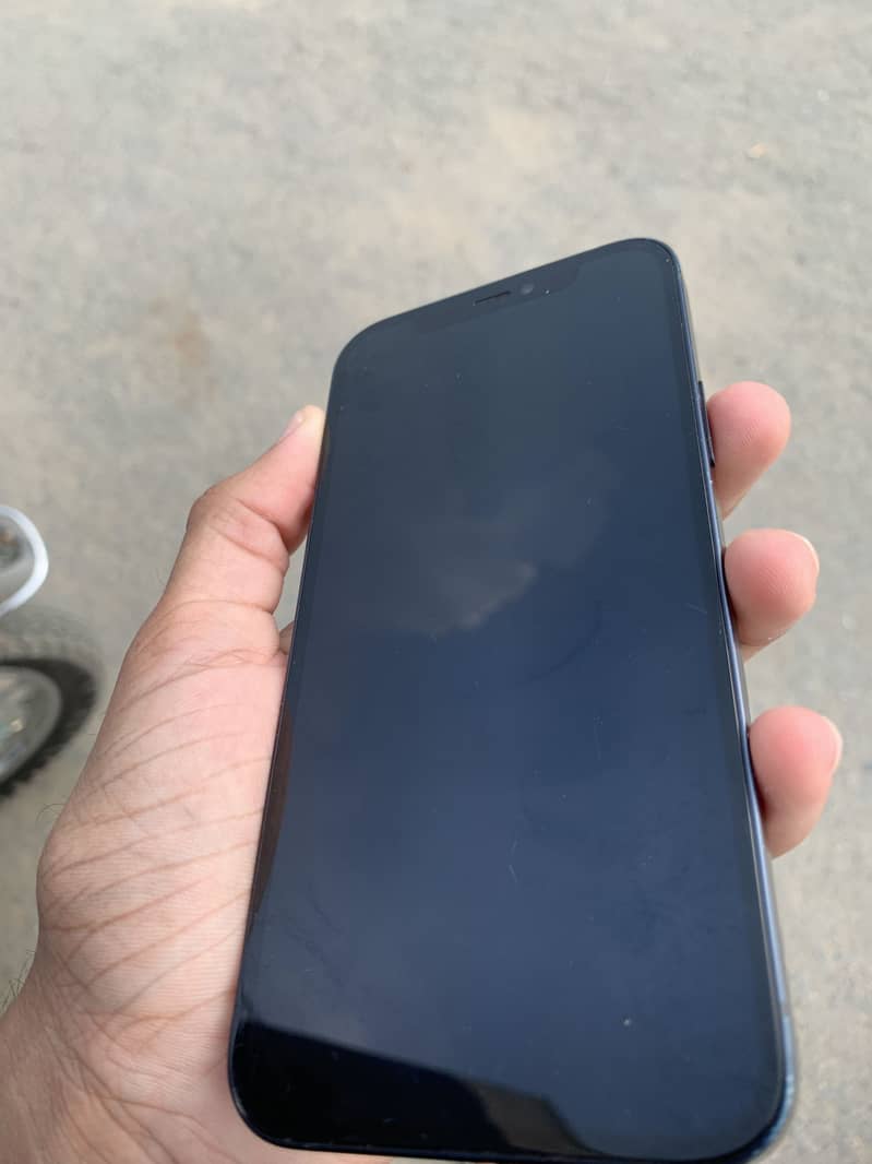 Apple iPhone 12 2