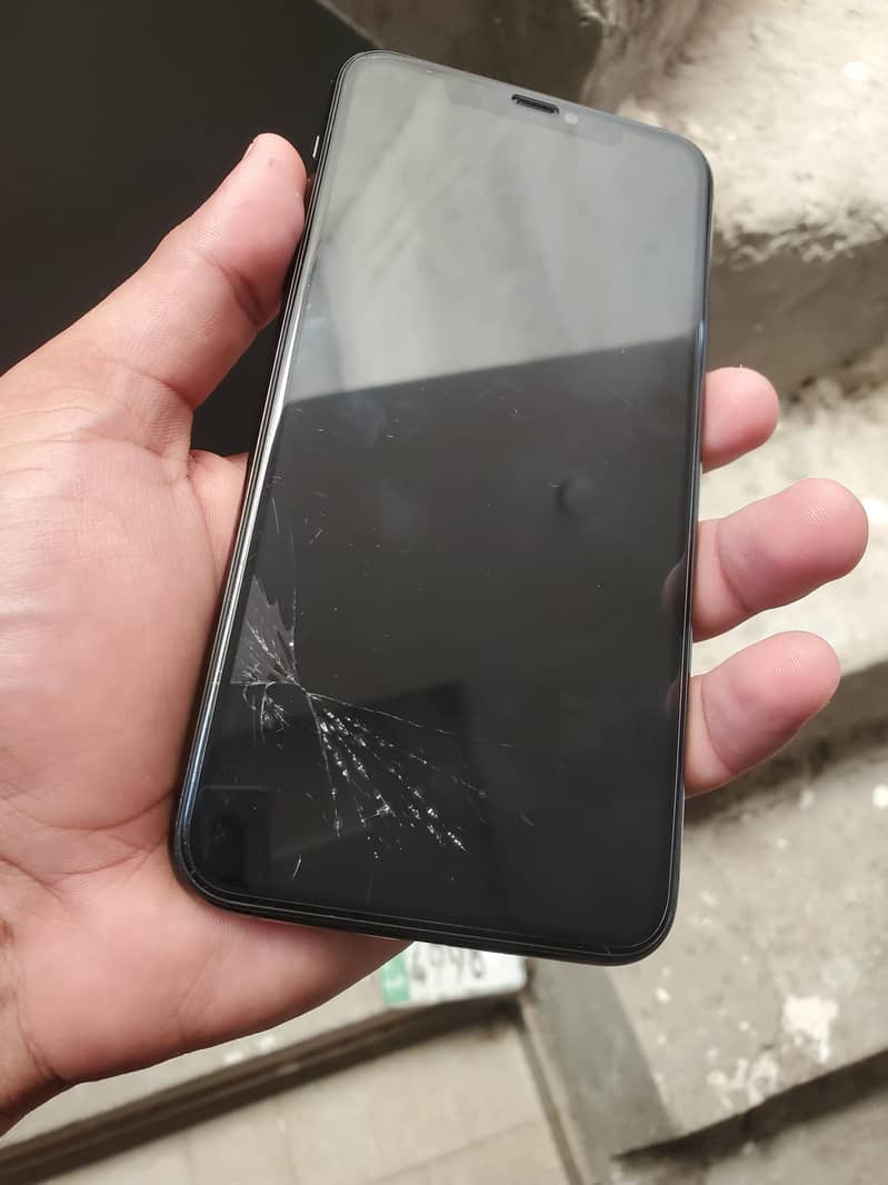 iPhone 11 Pro Max 1