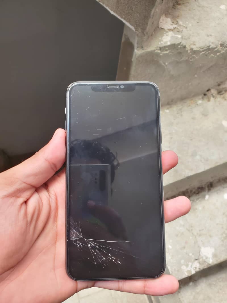 iPhone 11 Pro Max 2