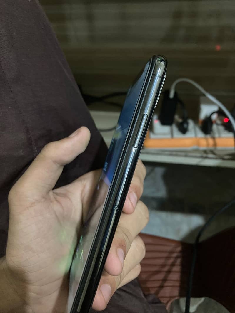 Apple iPhone X 3