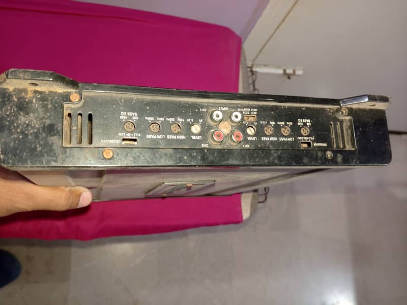 Amplifier woofer 8