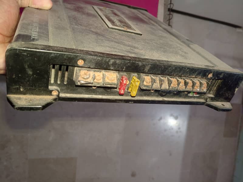 Amplifier woofer 9
