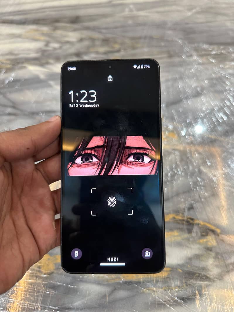 Sharp Aquos R5G 1