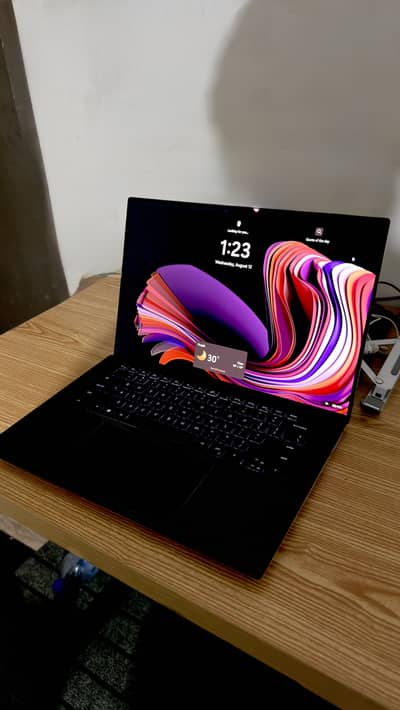 Dell xps 15 9510 i7 11th 11800H.  32/512  RTX 3050ti 4k touch OLED