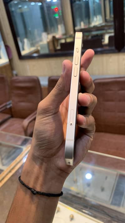 Apple iPhone 14
