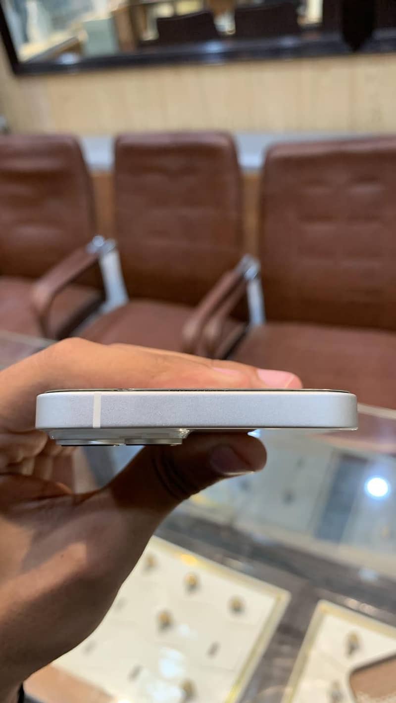 Apple iPhone 14 5