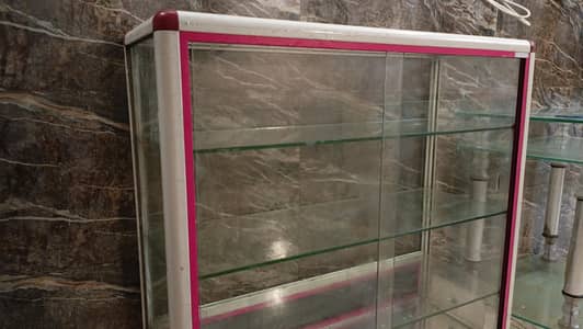 aluminum showcase