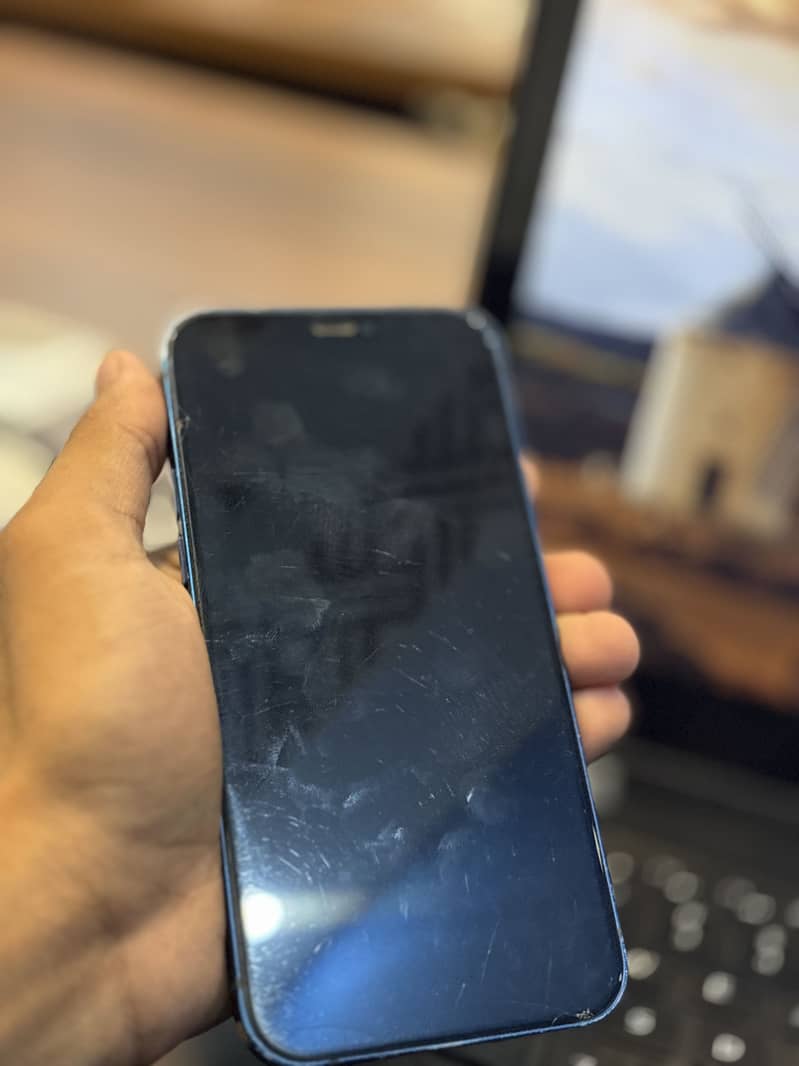 Apple iPhone 12 2
