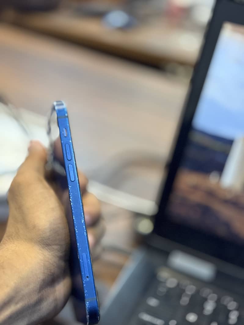 Apple iPhone 12 5