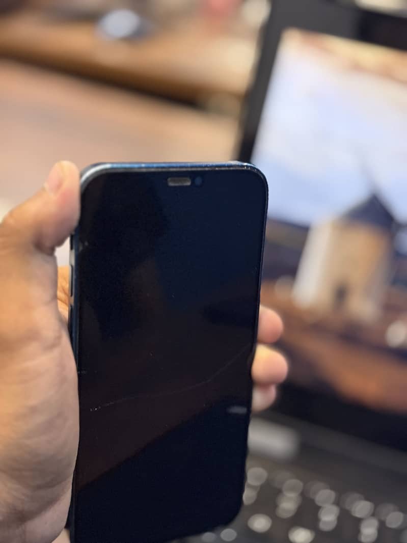 Apple iPhone 12 6