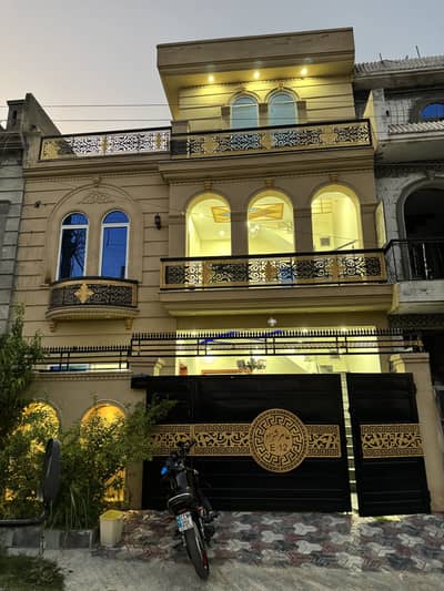 Luxury Owner Built House For Sale | Premium Block | Near Arcade Mall & Main Market | Fully Developed Area With All Facilities | Investor Price | Urgent Sale