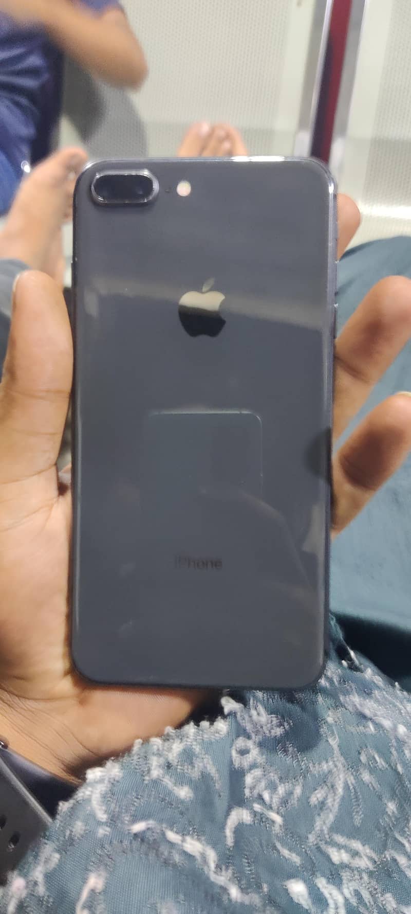 Apple iPhone 8 Plus 3