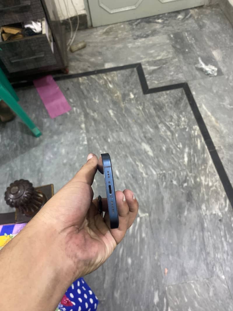 Apple iPhone 13 3