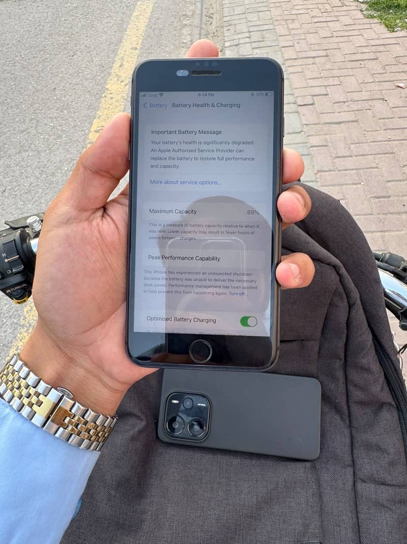 Apple iPhone 8 Plus 4