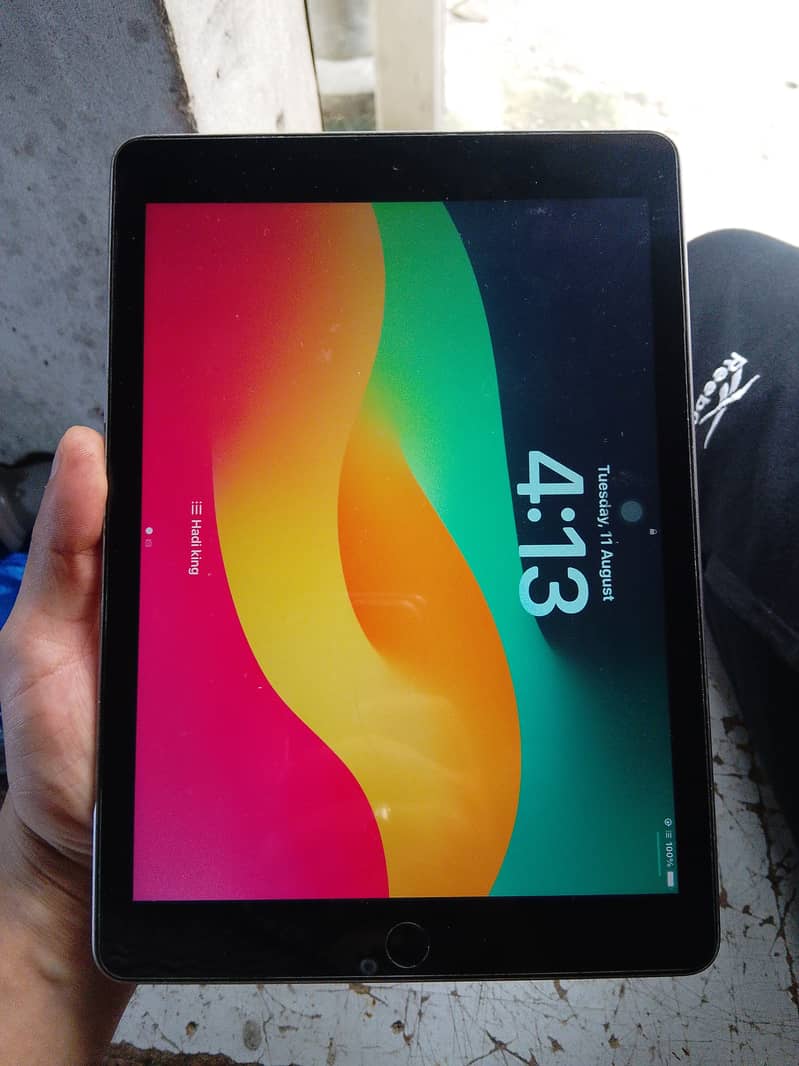 Ipad 6th generation 5