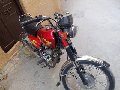 im selling my honda 125 lush condition no work required . .