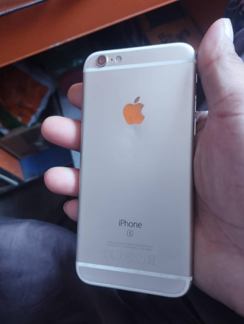 Apple iPhone 6S 3