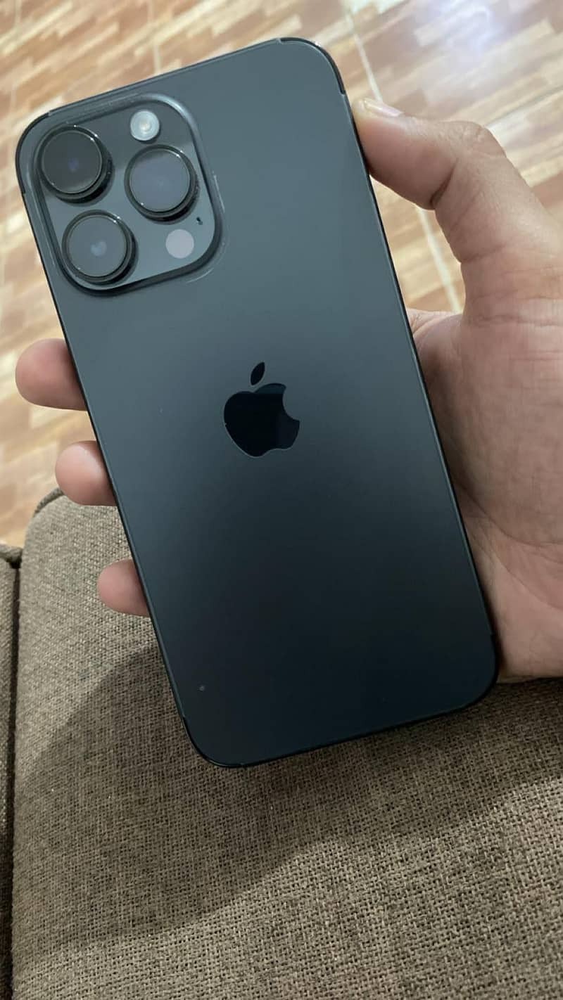 Apple iPhone 14 Pro Max 1
