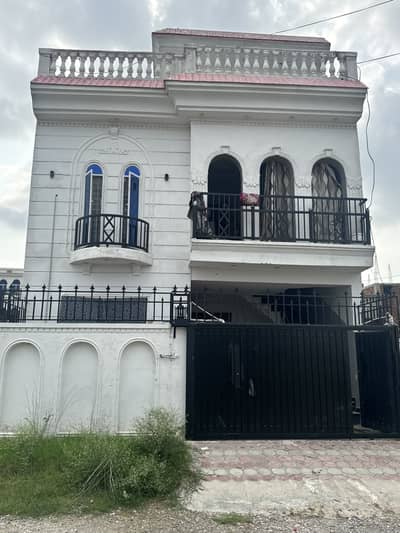 Luxury Owner Built House for Sale | Premium Block | Near Arcade Mall & Main Market | Fully Developed Area with All Facilities | Investor Price | Urgent Sale